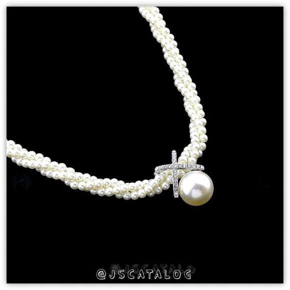 Faux Pearls Layered Choker with Cubic Zirconia Silver Pendant - Picture 3 of 4